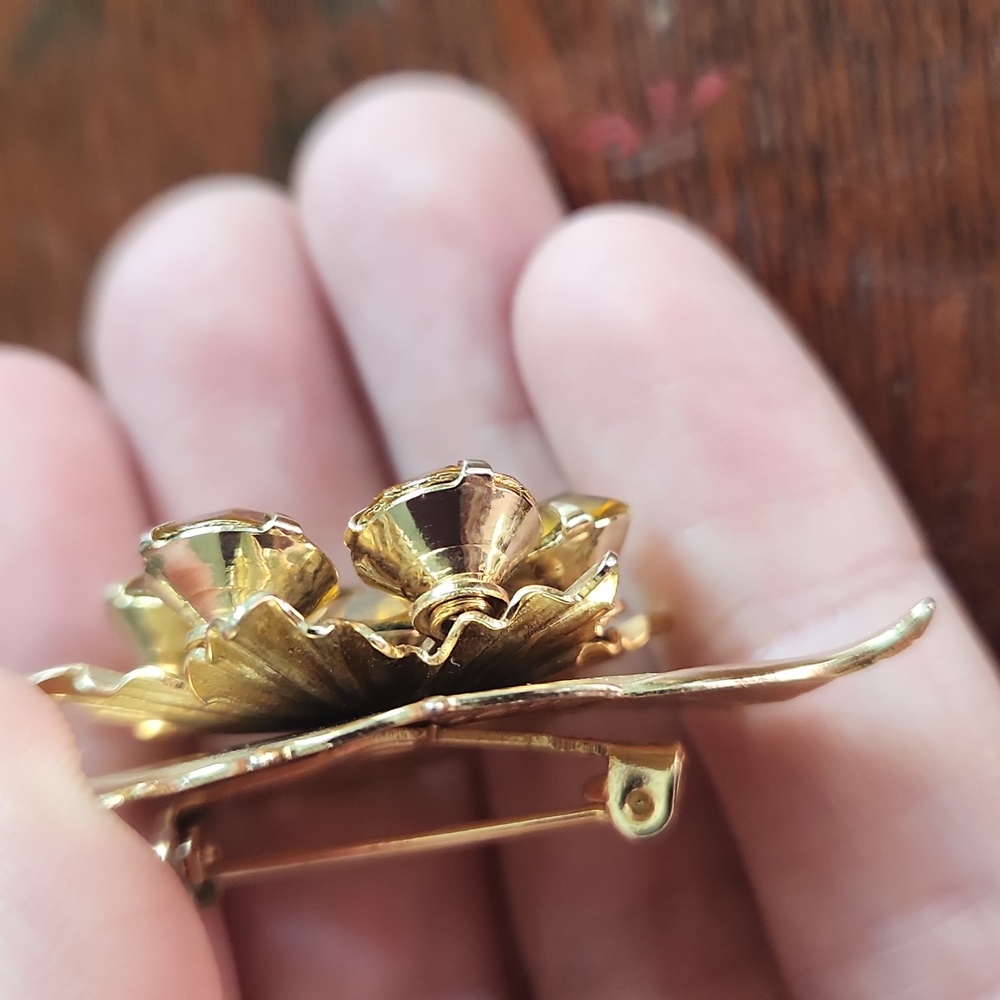 Elegant Vintage Gold Leaf With Amber Glass Floral Design - Picture 3 of 4